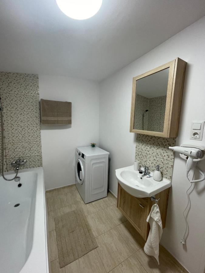 Jokai Apartments Nr7, Code Entry Sfântu-Gheorghe Buitenkant foto